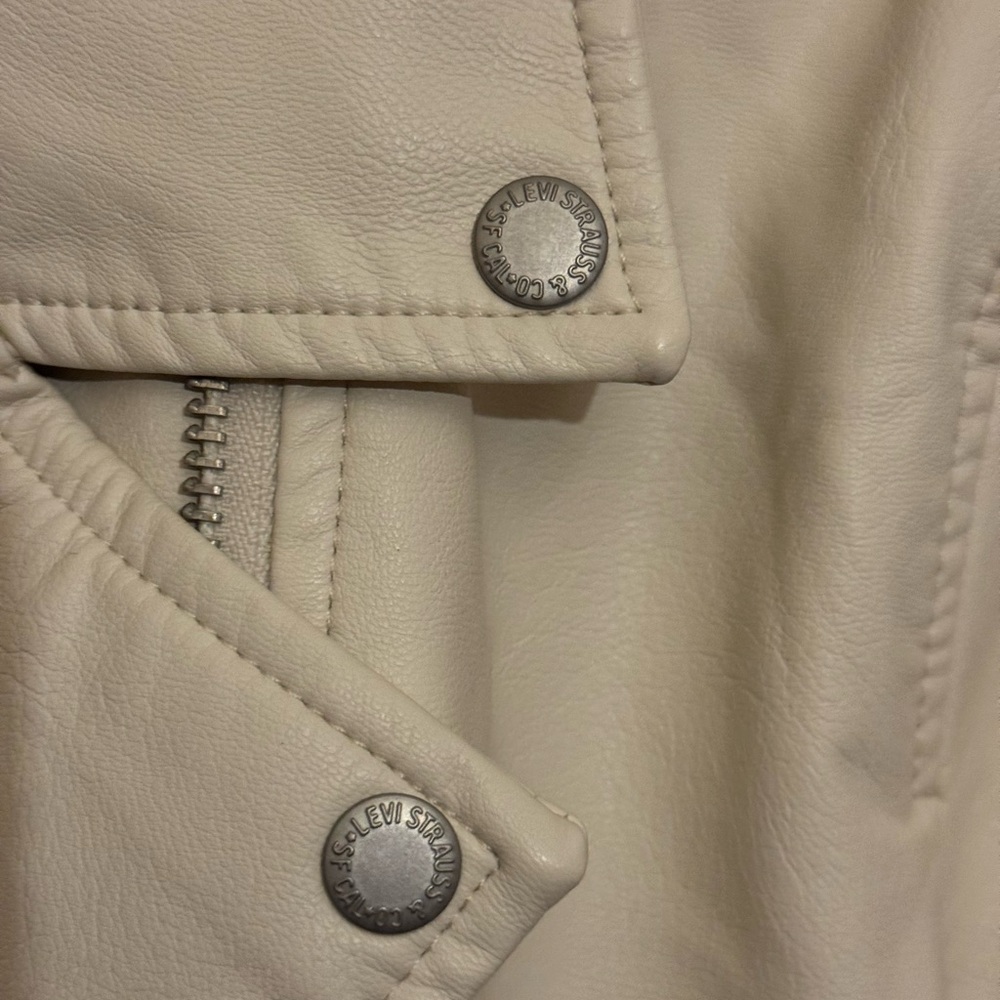 Levi's Women's Cream Off White Faux Leather Jacket - Picture 6 of 7